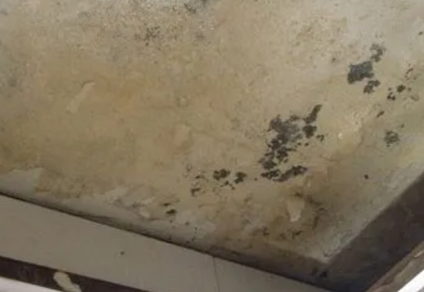 丘北阳台漏水维修公司分享下丘北卫生间渗水维修需要注意哪些问题。